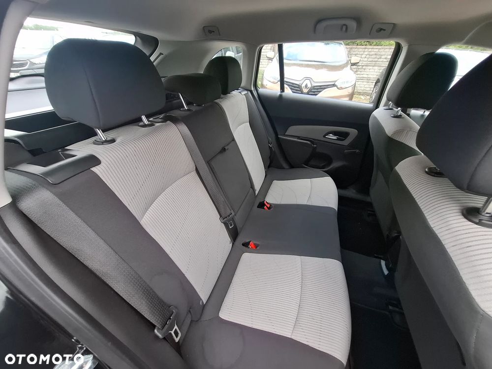 Chevrolet Cruze 1.6 LT - 17