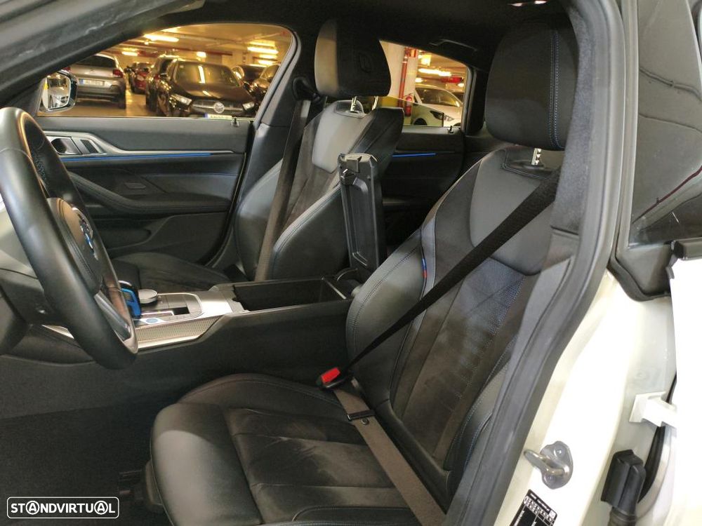 BMW i4 eDrive40 Desportiva M - 7