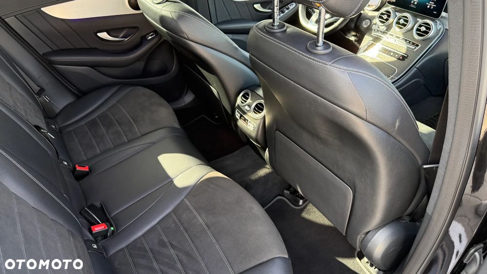 Mercedes-Benz GLC 300 d 4Matic 9G-TRONIC AMG Line - 28