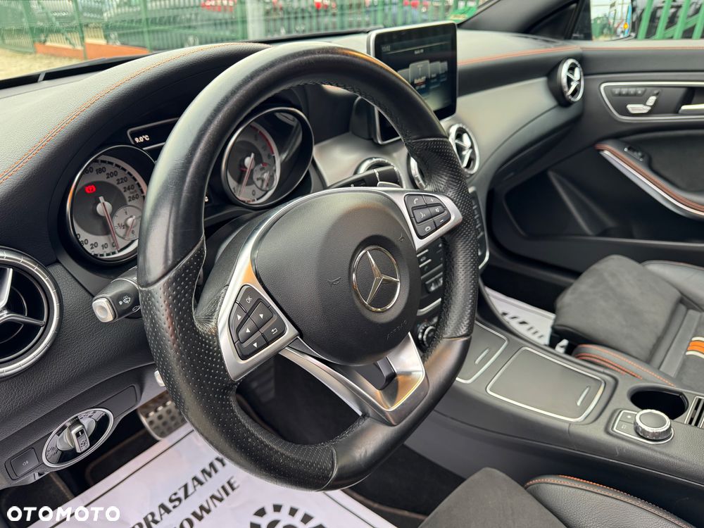 Mercedes-Benz CLA 220 (CDI) d 4Matic 7G-DCT Orange Art Edition - 22