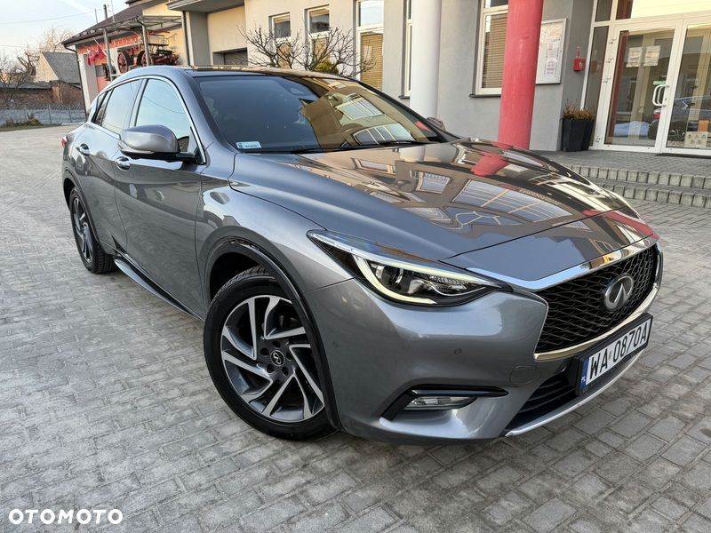 Infiniti Q30 1.6t Premium Tech 7DCT - 6