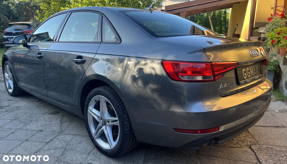 Audi A4 Limousine - 3