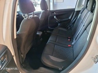 Peugeot 2008 1.2 PureTech Style - 24