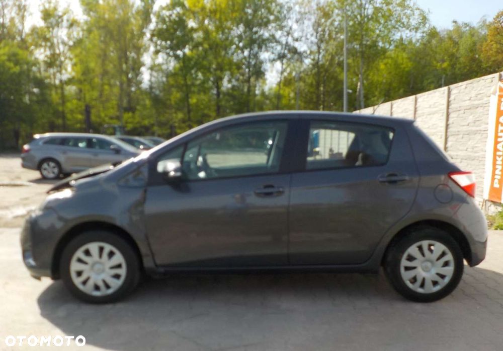 Toyota Yaris - 10