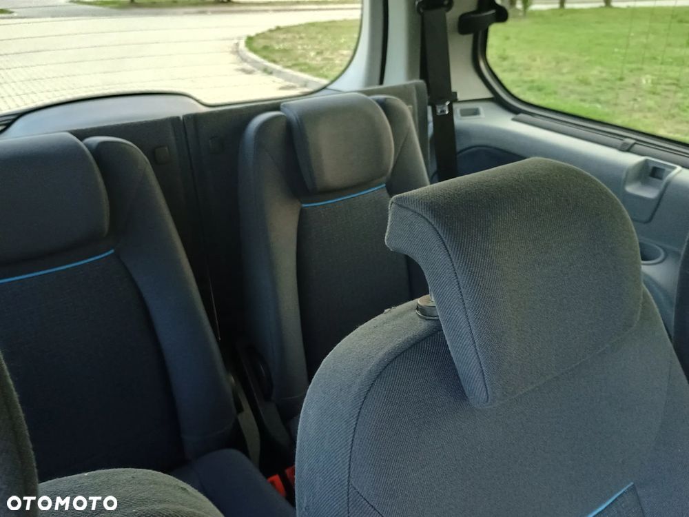 Ford Galaxy 1.8 TDCi Ambiente - 15