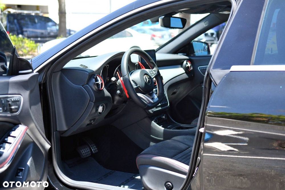 Mercedes-Benz CLA 250 7G-DCT - 14