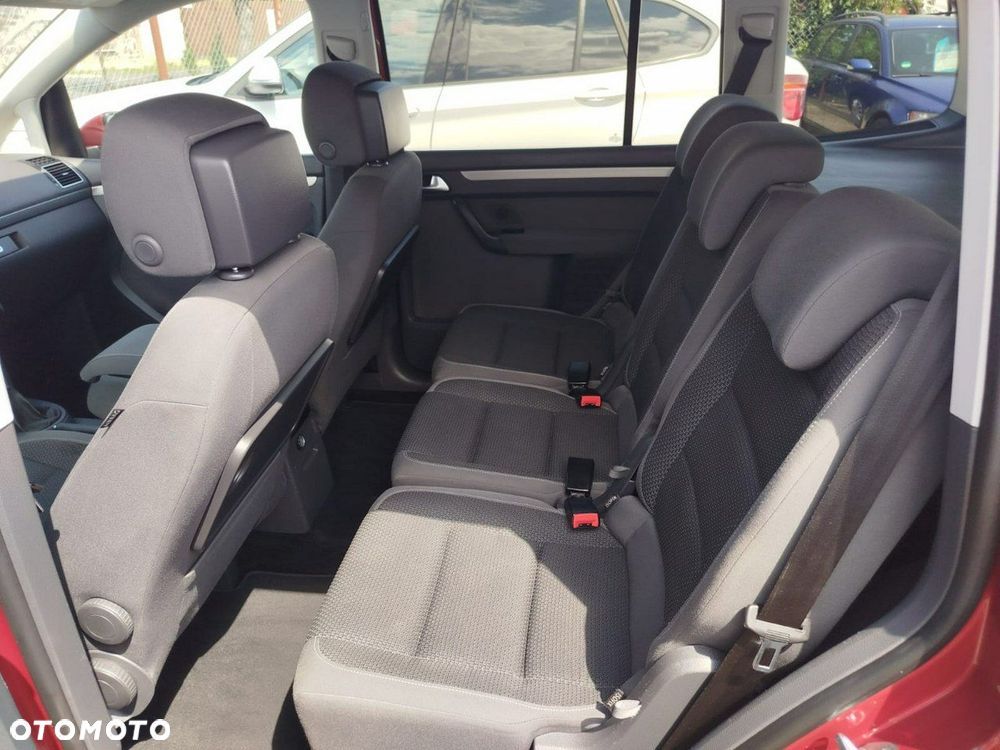 Volkswagen Touran - 13