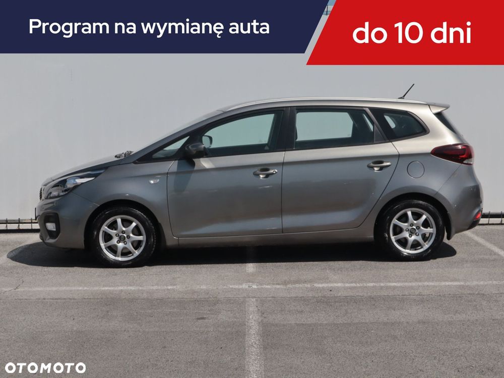 Kia Carens - 4