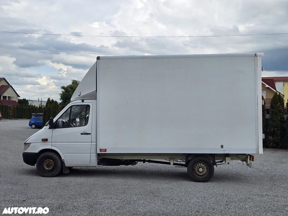Mercedes-Benz Sprinter - 16