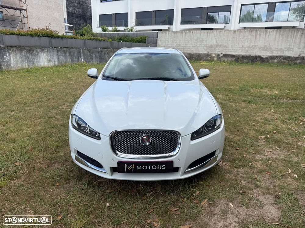 Jaguar XF Sportbrake 2.2 D Luxury - 37