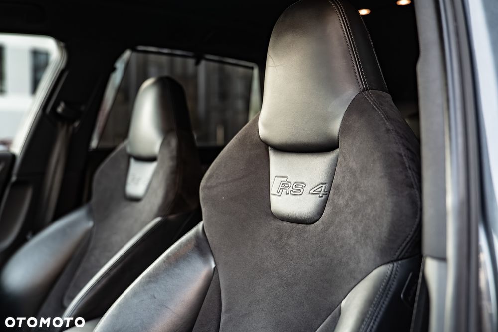 Audi RS4 Avant Avant S tronic - 19
