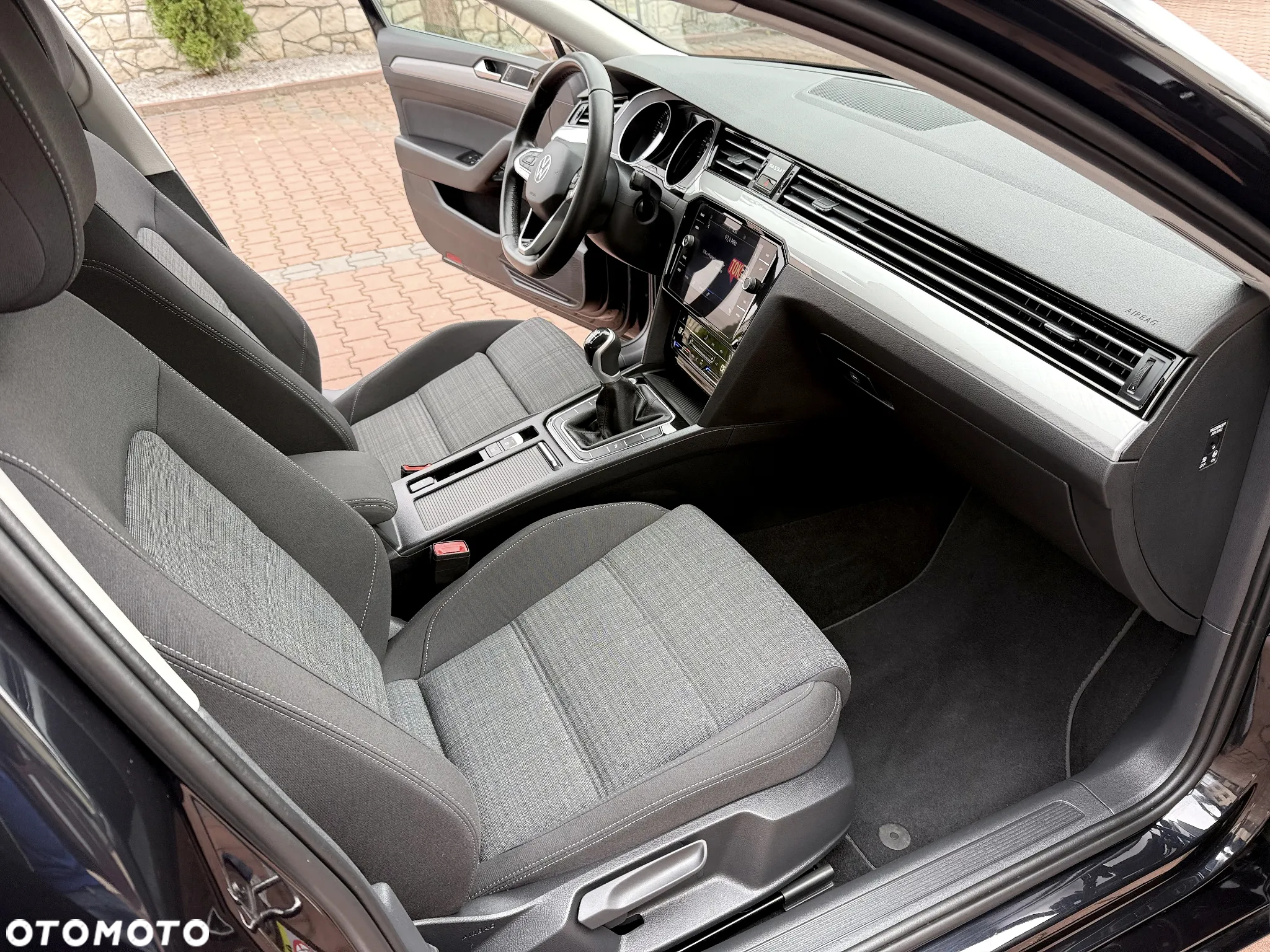 Volkswagen Passat 1.5 TSI EVO Elegance - 23