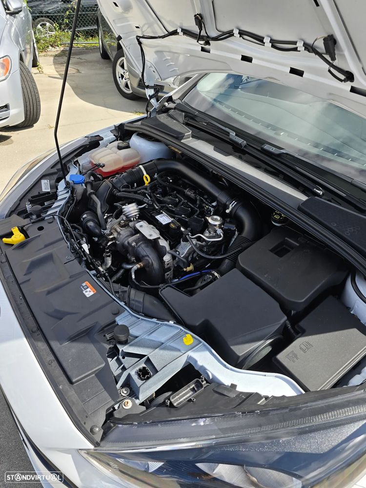 Ford Focus SW 1.0 EcoBoost S&S ST-LINE - 35