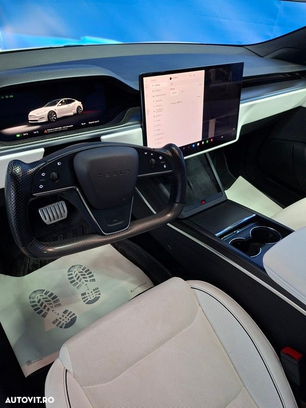 Tesla Model S Plaid - 11