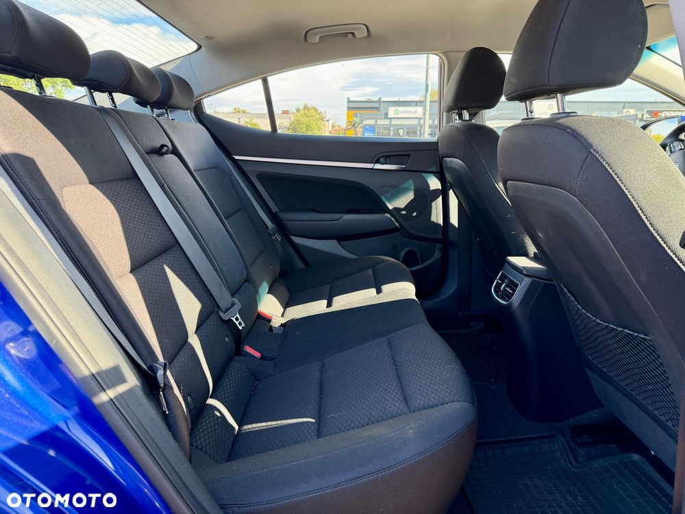 Hyundai Elantra 1.6 Style - 13