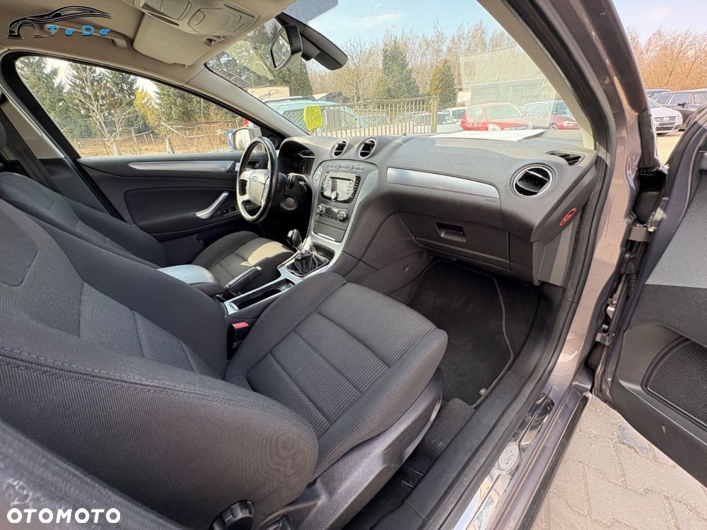 Ford Mondeo 1.6 T Platinium X Plus (Titanium) - 30