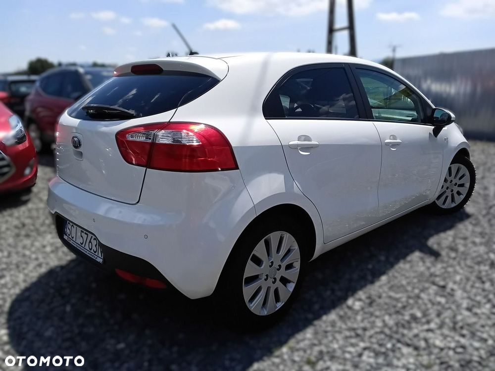 Kia Rio 1.2 Dream Team Edition - 2