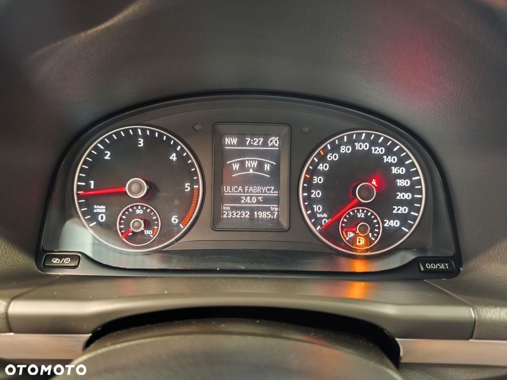 Volkswagen Touran 1.6 TDI DPF BlueMotion Technology Highline - 16