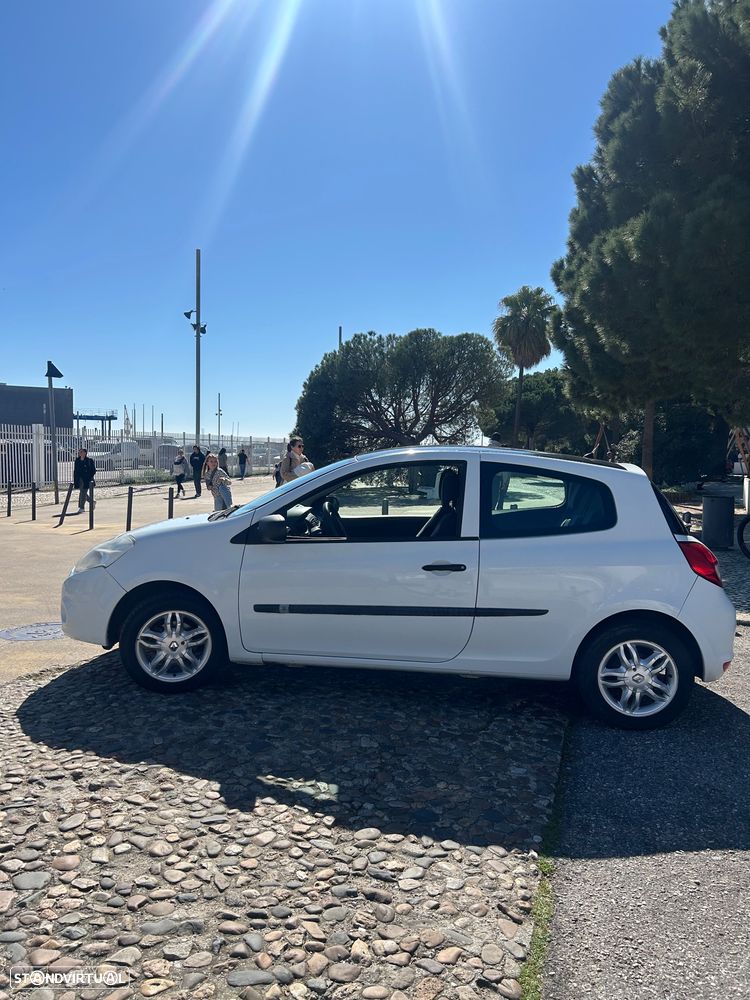 Renault Clio 1.5 dCi Dynamique S - 3