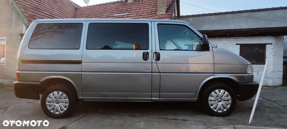 Volkswagen Caravelle - 32