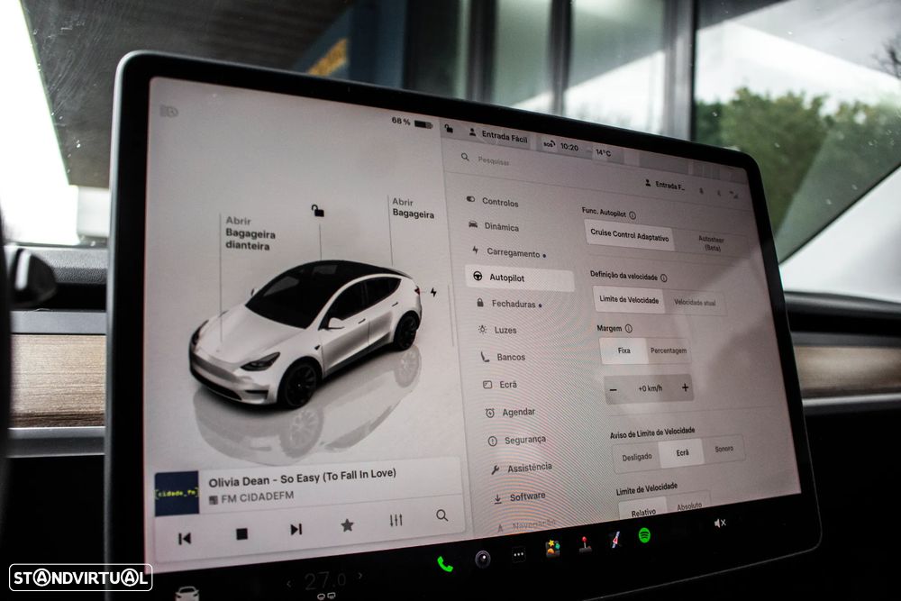 Tesla Model Y Long Range Dual Motor AWD - 38