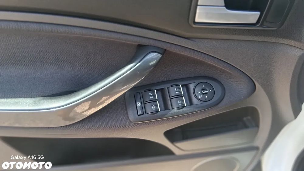 Ford Kuga 2.0 TDCi 4x4 Titanium - 18