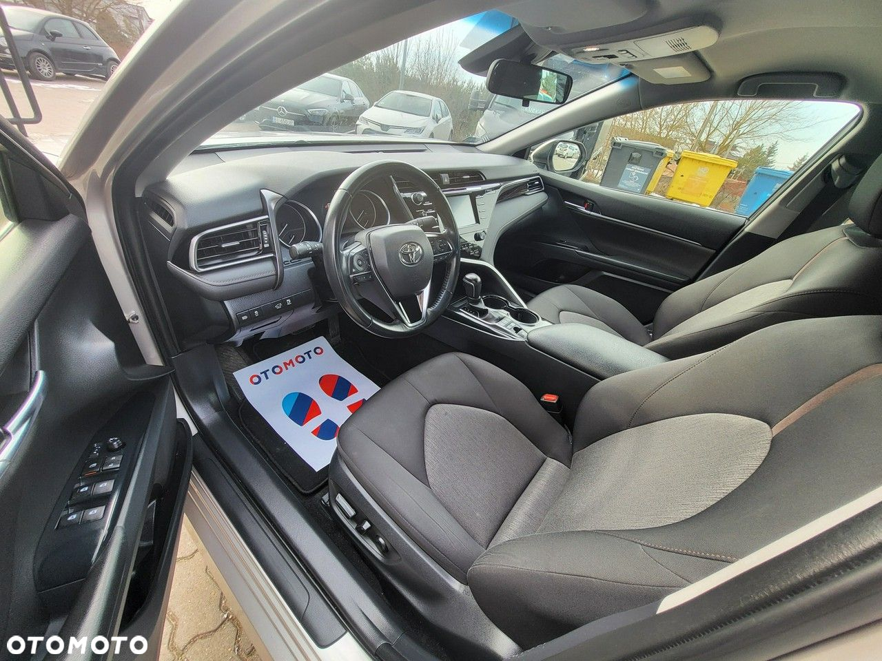 Toyota Camry - 13