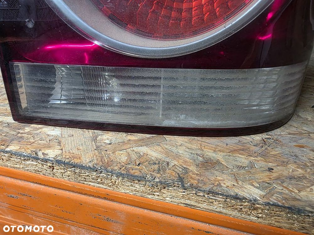 VW POLO 9N3 LAMPA PRAWA TYLNA TYŁ - 2