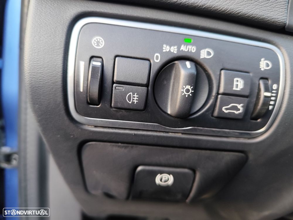 Volvo V60 2.4 D6 R-Design AWD Phev - 17