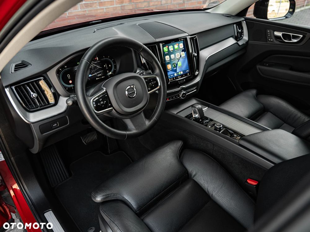 Volvo XC 60 B4 D Plus Dark - 23