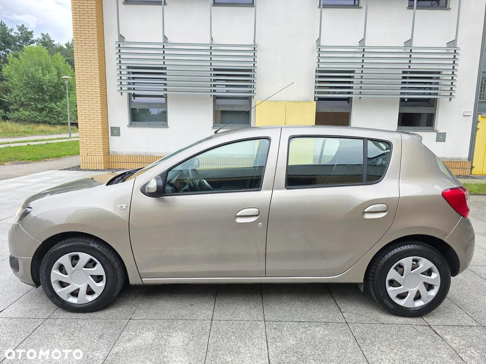 Dacia Sandero 1.2 16V Laureate - 8