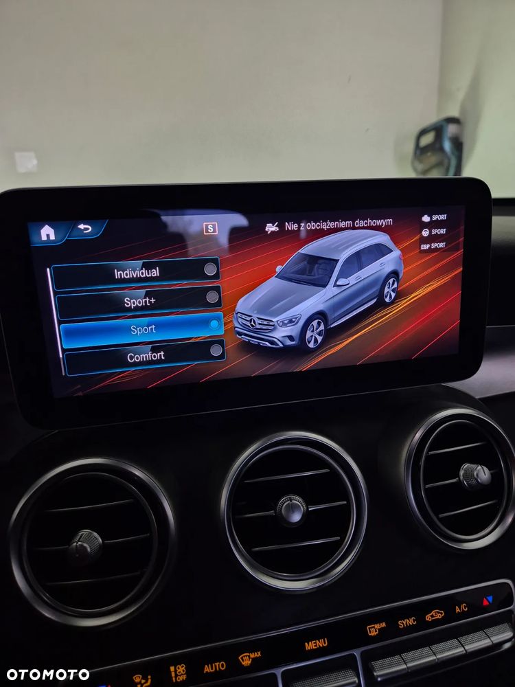 Mercedes-Benz GLC - 40