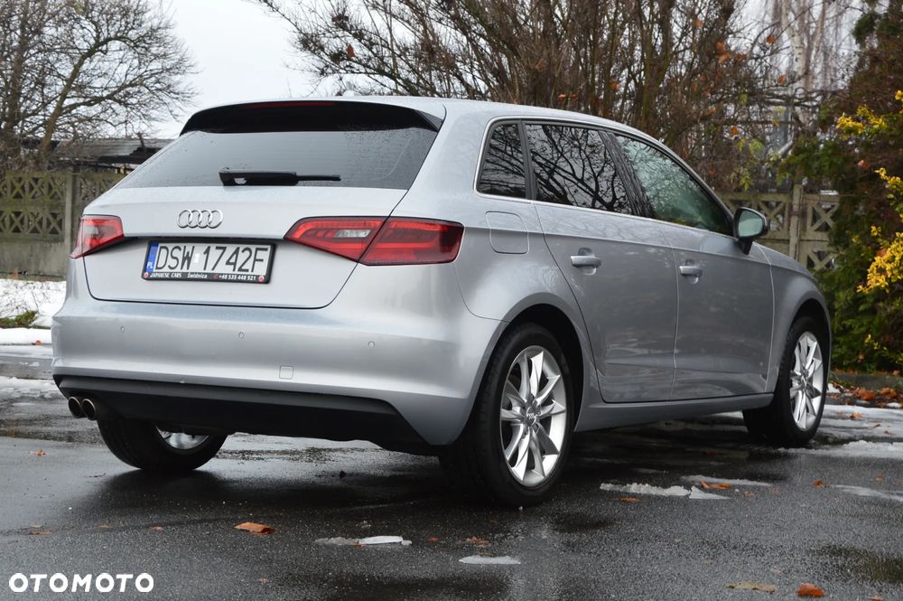 Audi A3 Sportback 1.8 TFSI S tronic Ambiente - 4