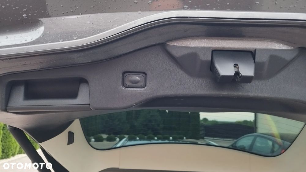 Ford Mondeo 2.0 TDCi Titanium PowerShift - 11