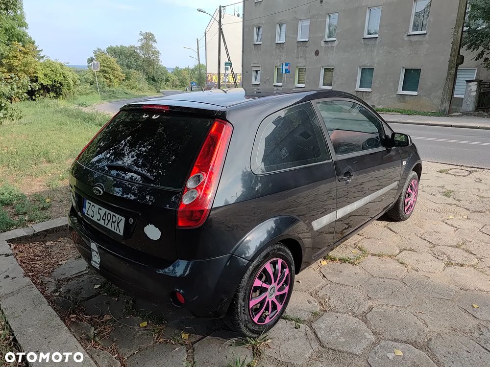 Ford Fiesta 2006 photo 4