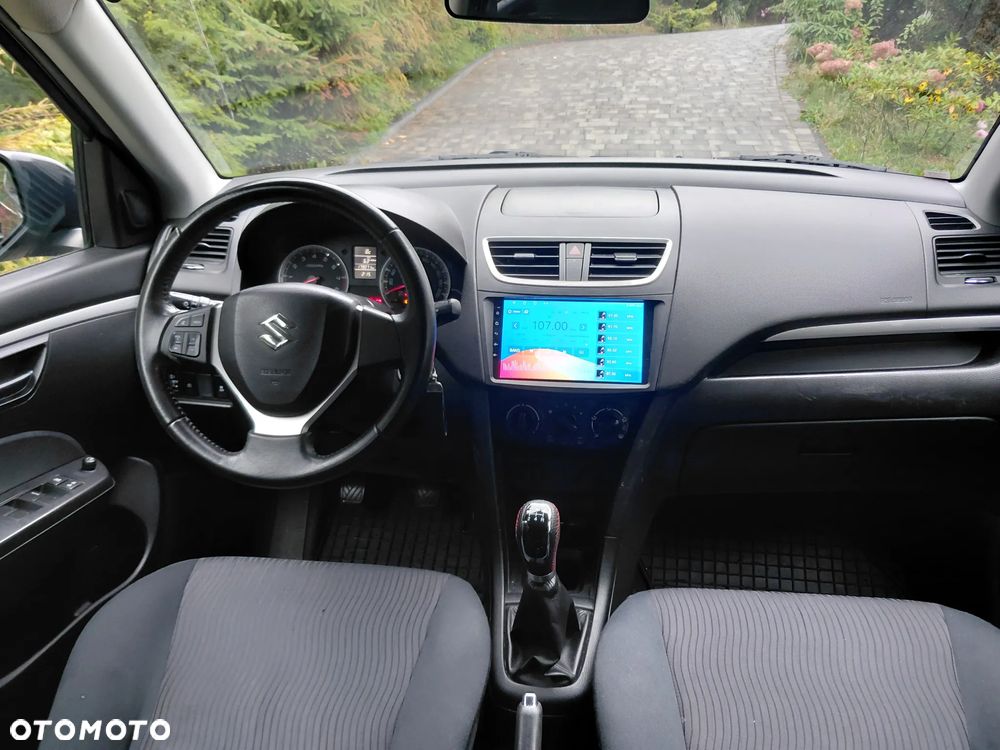 Suzuki Swift 2012 photo 4