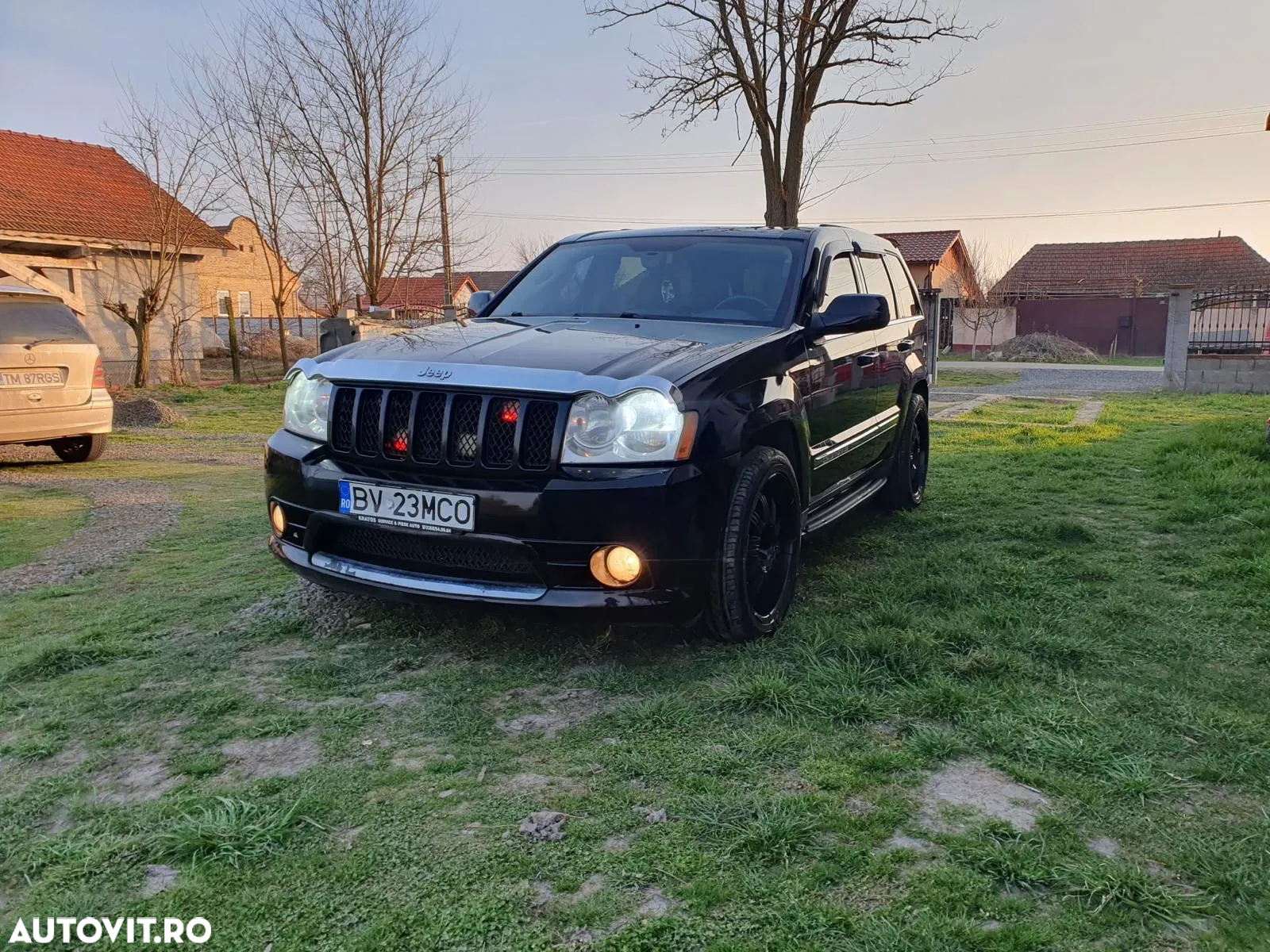 Jeep Grand Cherokee - 11
