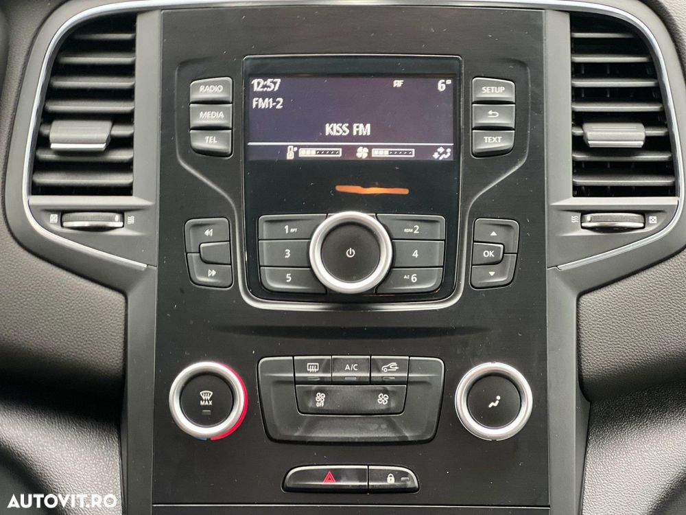 Renault Megane TCe Life - 12