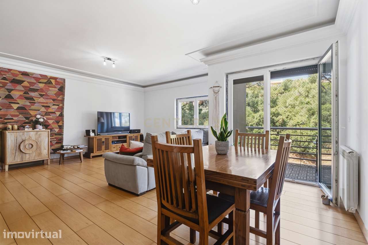Elegante Apartamento T3 no Estoril com Box Fechada para 3 carros a pou - Grande imagem: 4/45