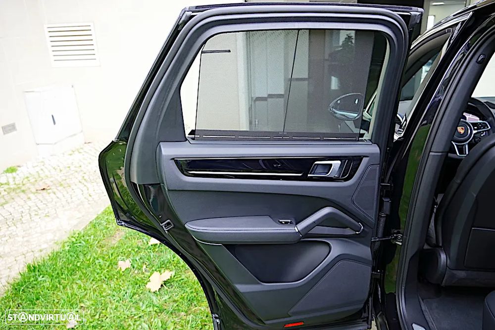 Porsche Cayenne Formula E - 25