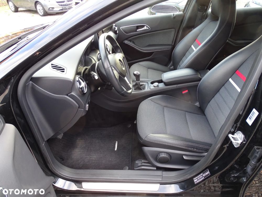 Mercedes-Benz Klasa A 180 (BlueEFFICIENCY) Urban - 24