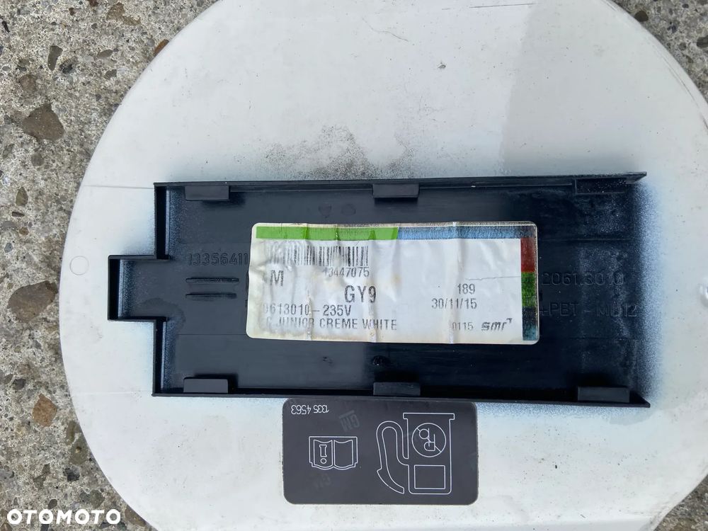 Klapka korek wlew paliwa Opel Adam - 4