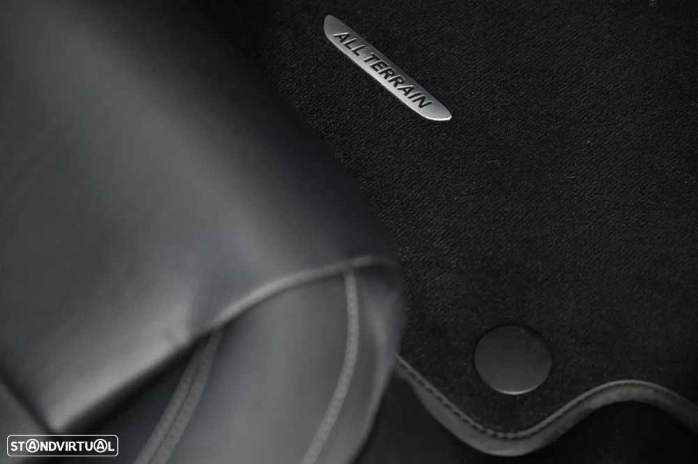 Mercedes-Benz E 220 d 4-Matic All Terrain Avantgarde - 28