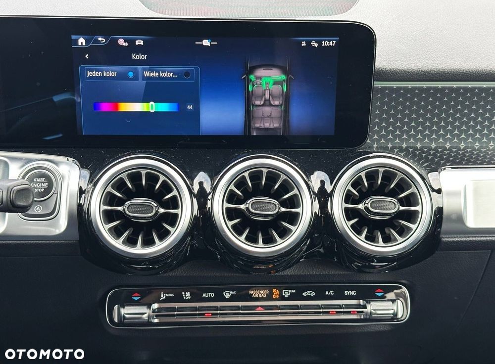 Mercedes-Benz GLB - 14