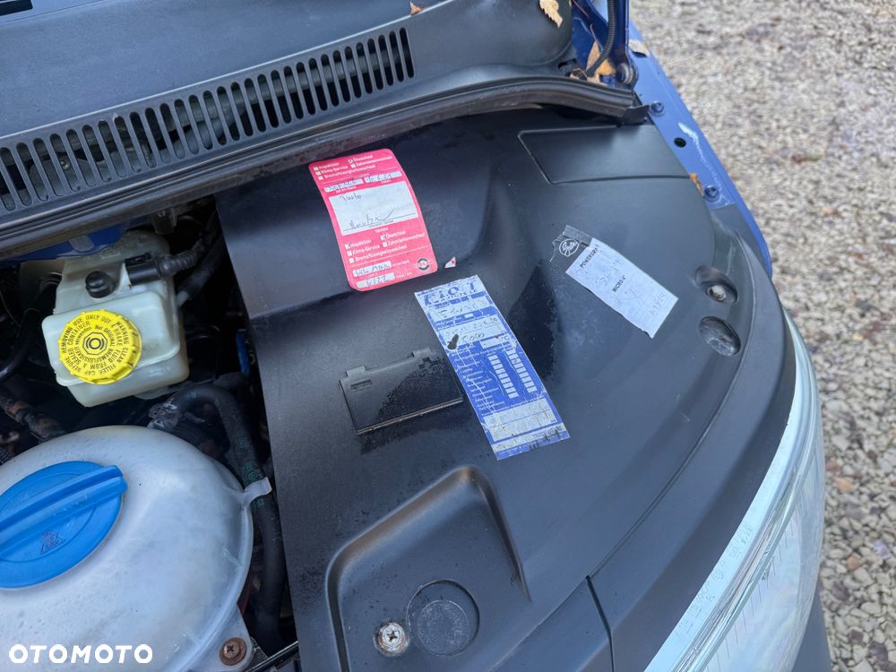 Volkswagen Transporter Caravelle Kurz (5.Si.) - 36