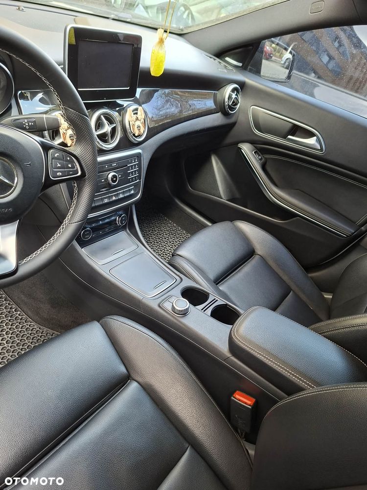 Mercedes-Benz CLA 250 7G-DCT UrbanStyle Edition - 15