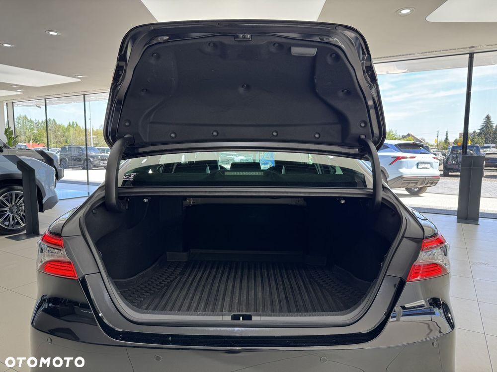 Toyota Camry 2.5 Hybrid Executive CVT - 17