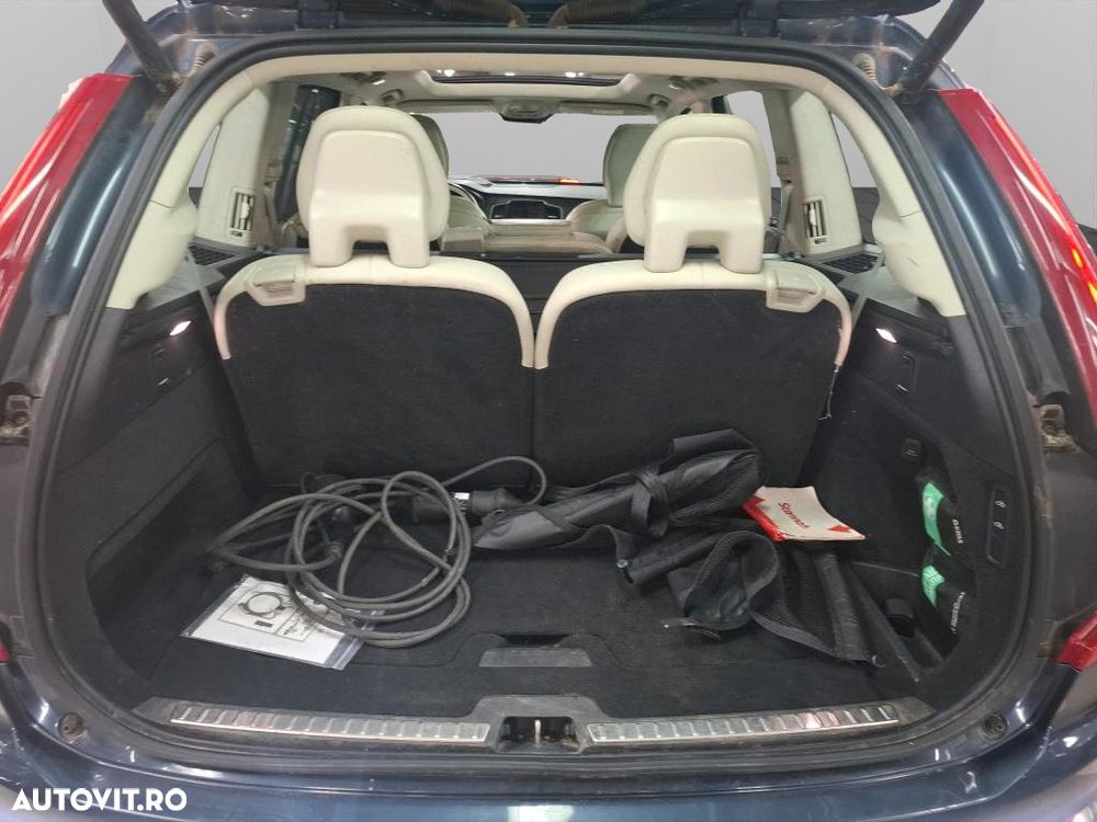 Volvo XC 90 T8 AWD Plug-in Hybrid Ultra Bright - 8
