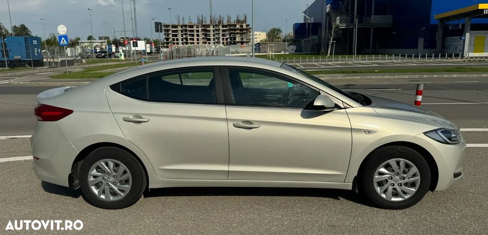 Hyundai Elantra 1.6 MPi Comfort - 8