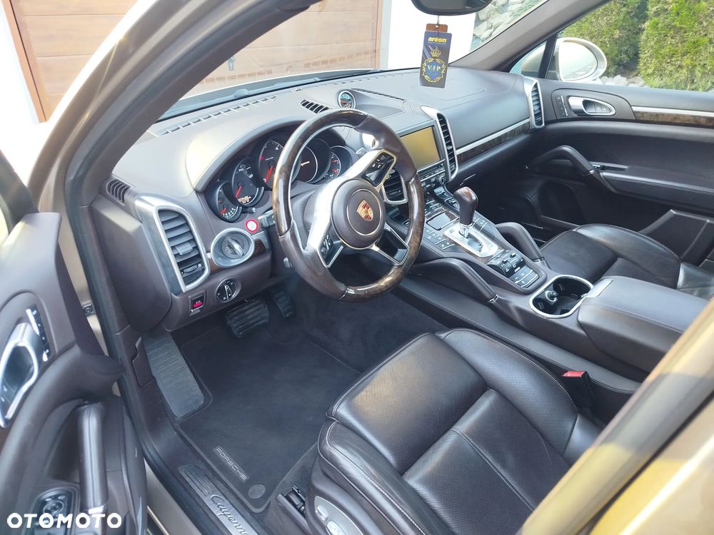 Porsche Cayenne Platinum Edition - 7